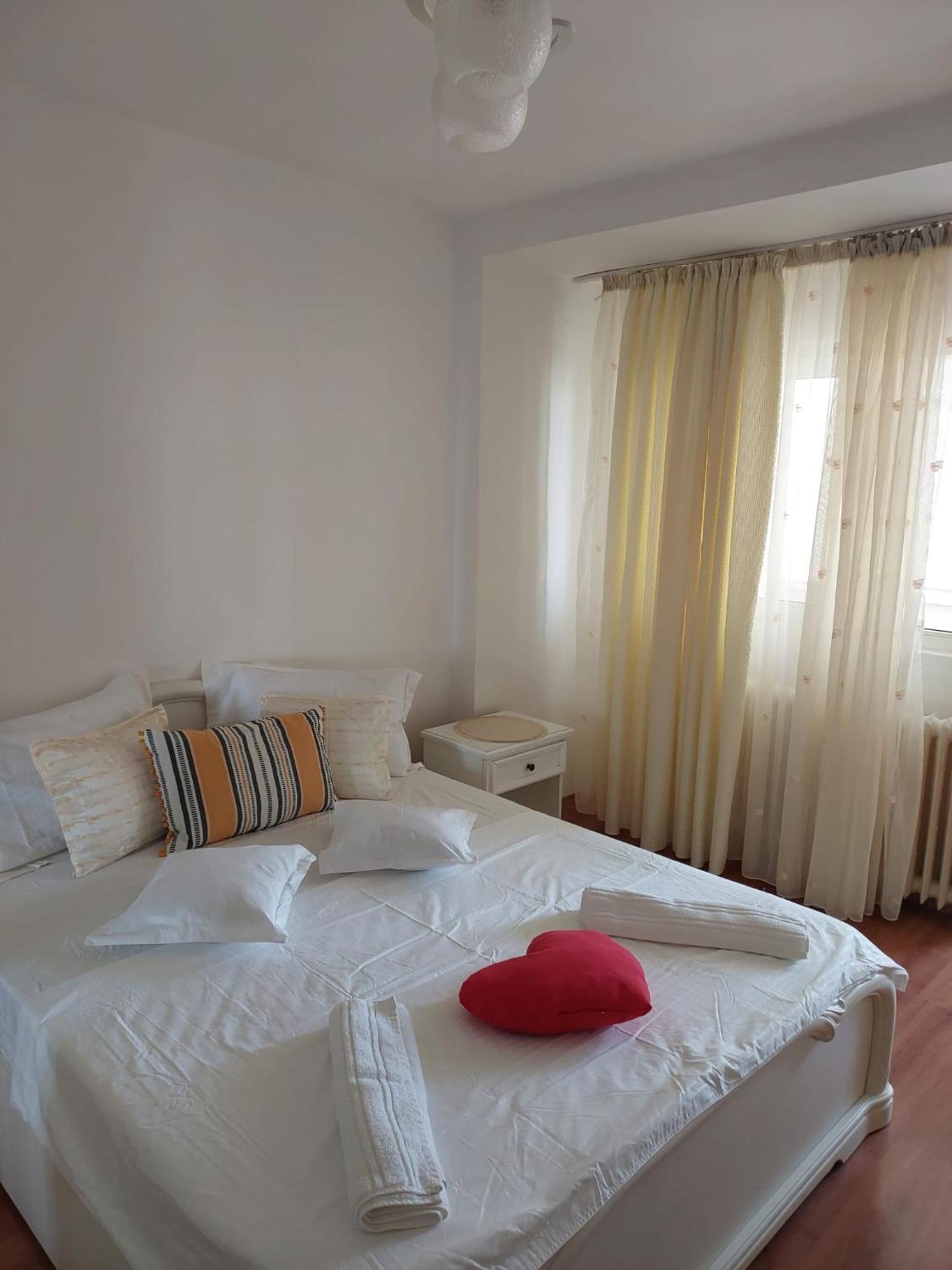 Panorama Mega Apartament Pantelimon Bucharest Exterior photo